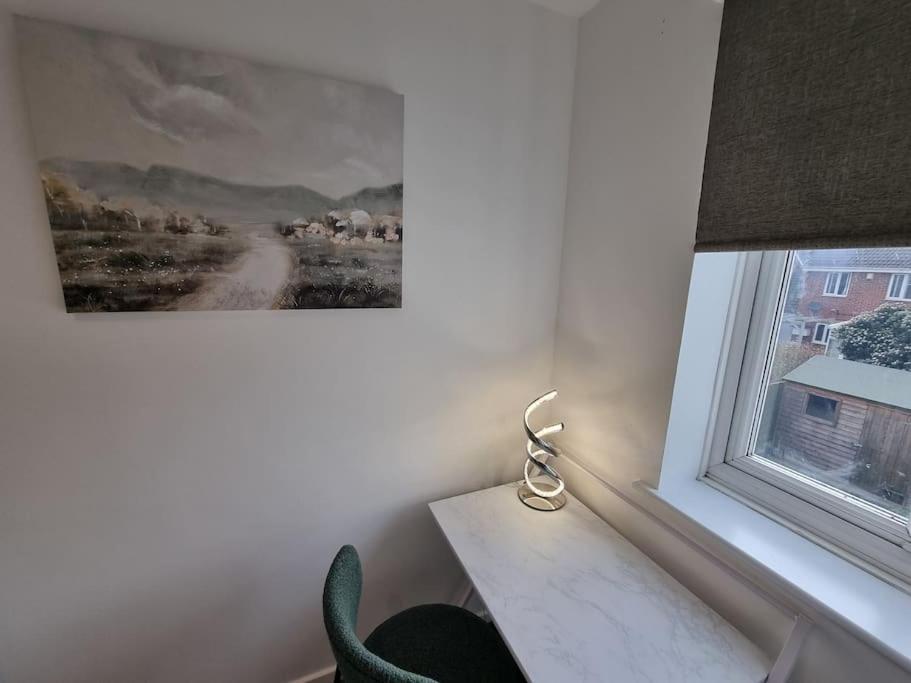 Holiday home Charming 3bed House In Strood