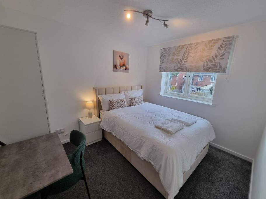 Holiday home Charming 3bed House In Strood