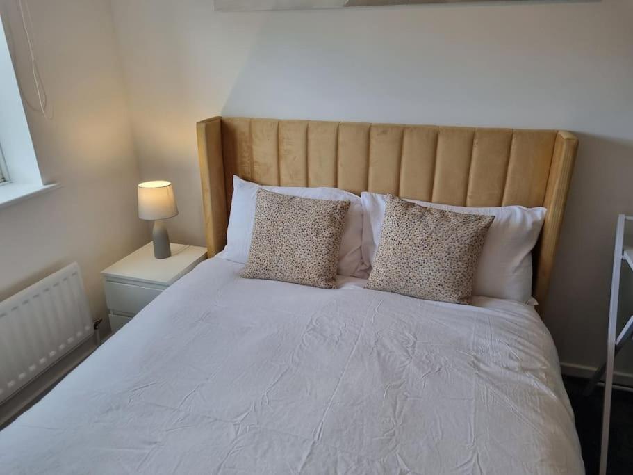 Holiday home Charming 3bed House In Strood Wainscot