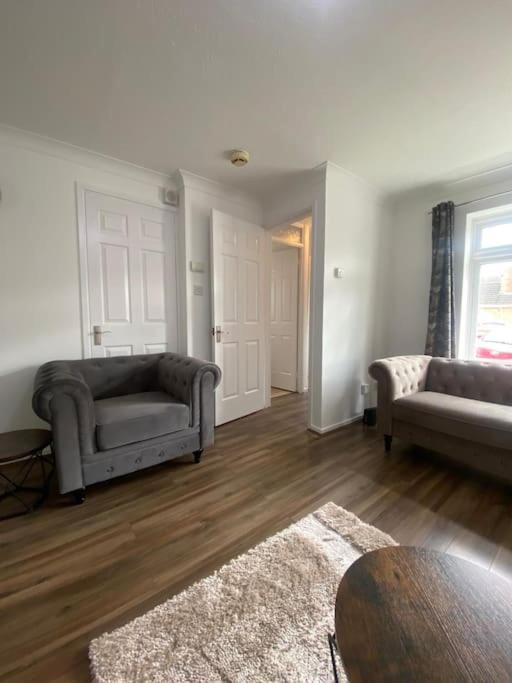 Holiday home Charming 3bed House In Strood