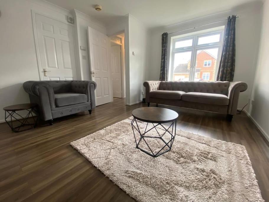 Charming 3bed House In Strood Holiday home *